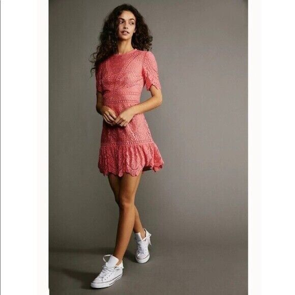 Saylor NWT Darian Crochet Lace Cutout Mini Dress Porcelain Rose Pink Size Large - Picture 6 of 12